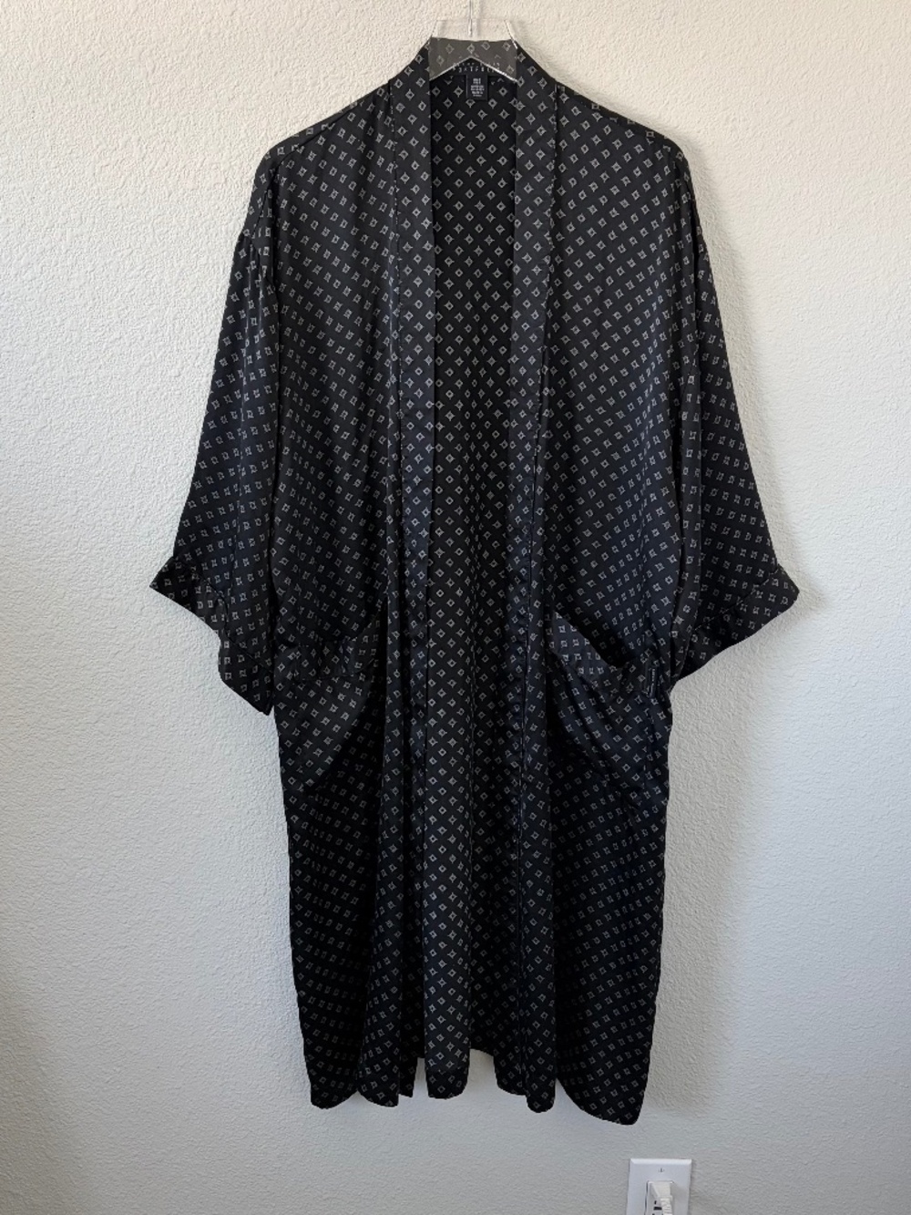 Perry Ellis Portfolio 100% Silk 90's Vintage Geometric Robe One Size Black